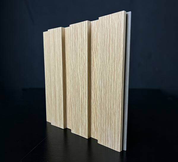 U-shaped three-slot grille